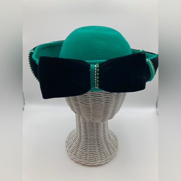 Vintage 100% Wool Elegant Green Derby Hat from Deborah New York. Made In The USA - Picture 1 of 10